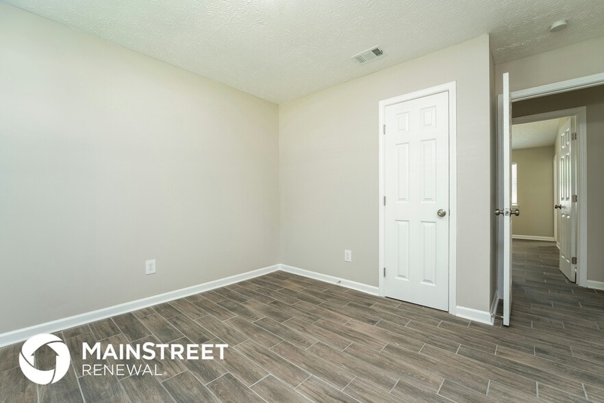 Building Photo - 2729 Maple Grove Dr