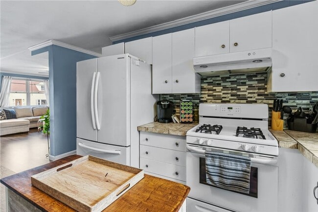 Building Photo - 45-47 Clym Street