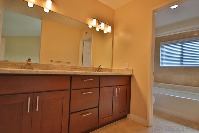 Building Photo - 4080 Carmel Brooks Way