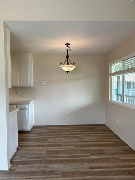 Dining area - 3080 Lincoln St
