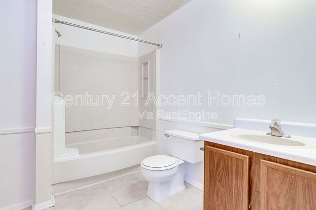 Building Photo - 5328 Larochelle Ct