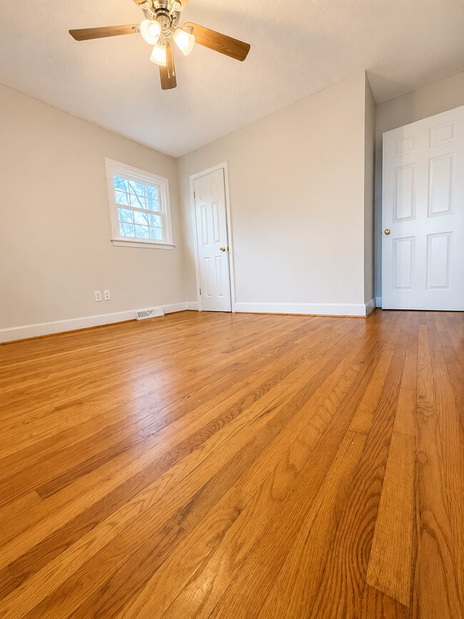 Building Photo - 608 N Wilba Rd