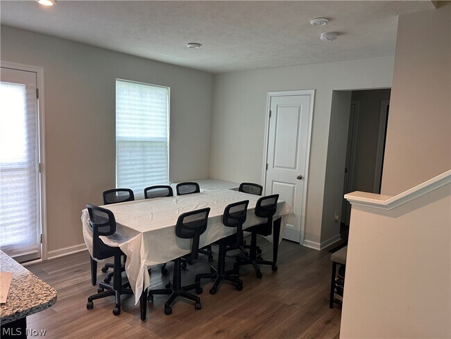 Building Photo - 3293 Stafford Dr