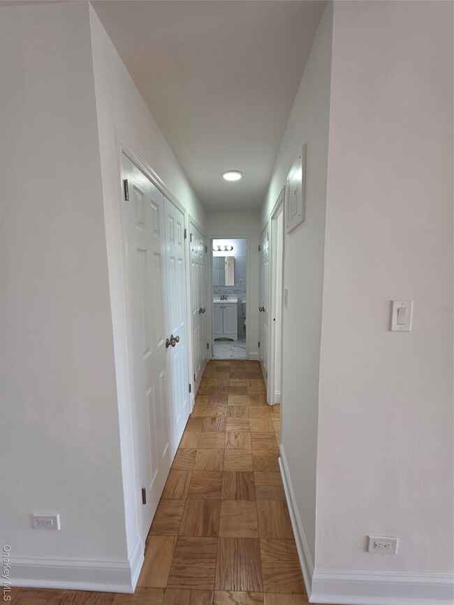 Building Photo - 61-20 Grand Central Pkwy