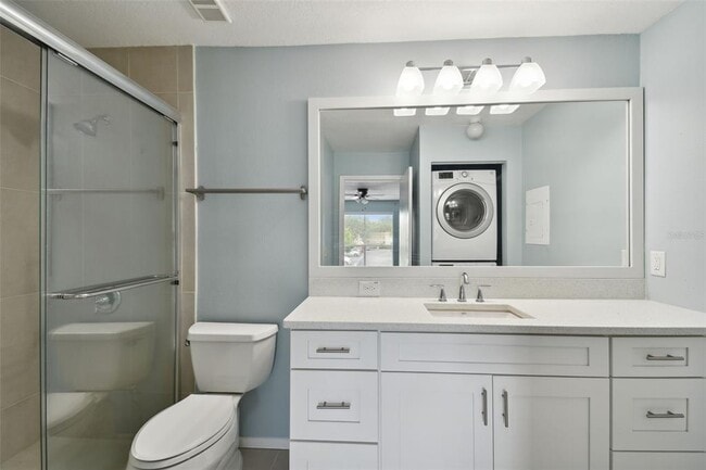 Building Photo - 9481 Highland Oak Dr