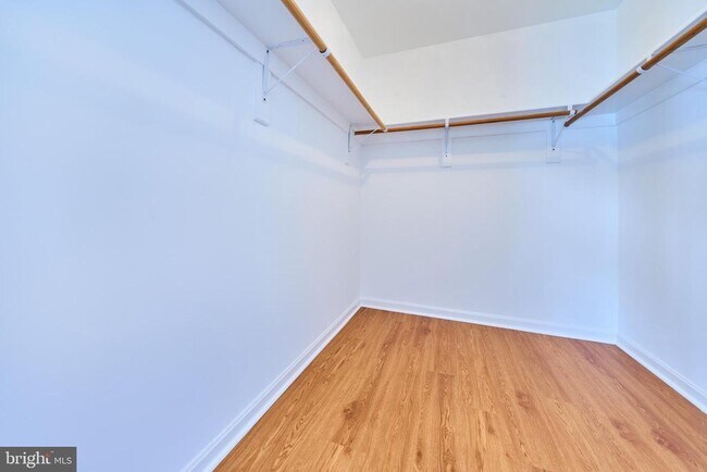 Building Photo - 685 Springhouse Square SE