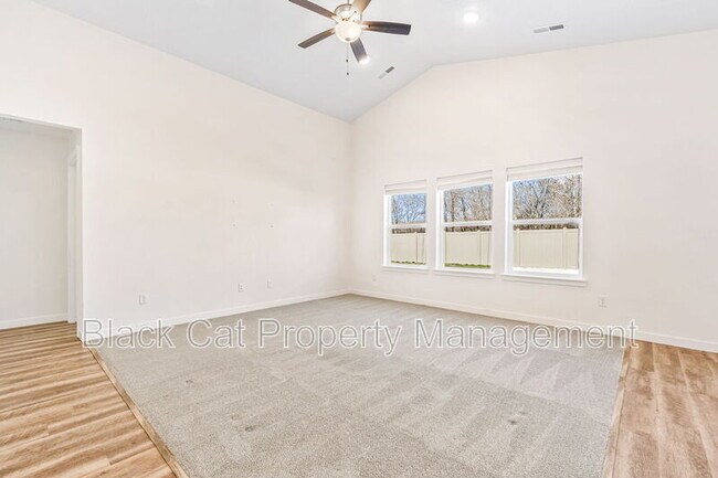 Building Photo - 10604 W New Berlin Dr