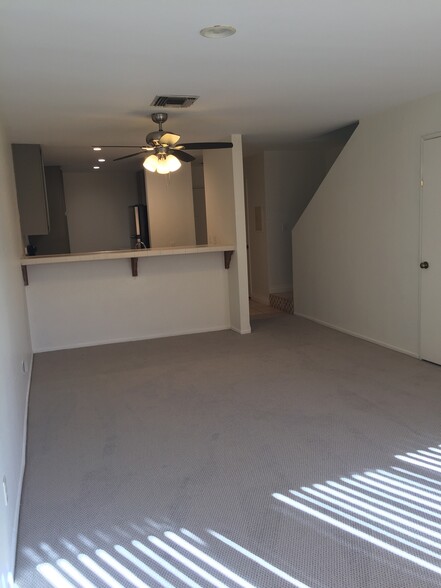 Dining area - 350 Burchett St