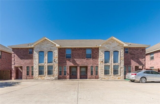 Primary Photo - 110 S 48th Ln