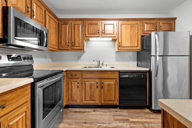 Building Photo - NEW! 2 Bedroom/2 Bath Condo-Mt Pleasant