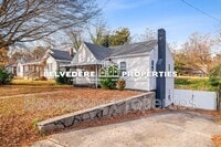 Building Photo - 437 W 24th St