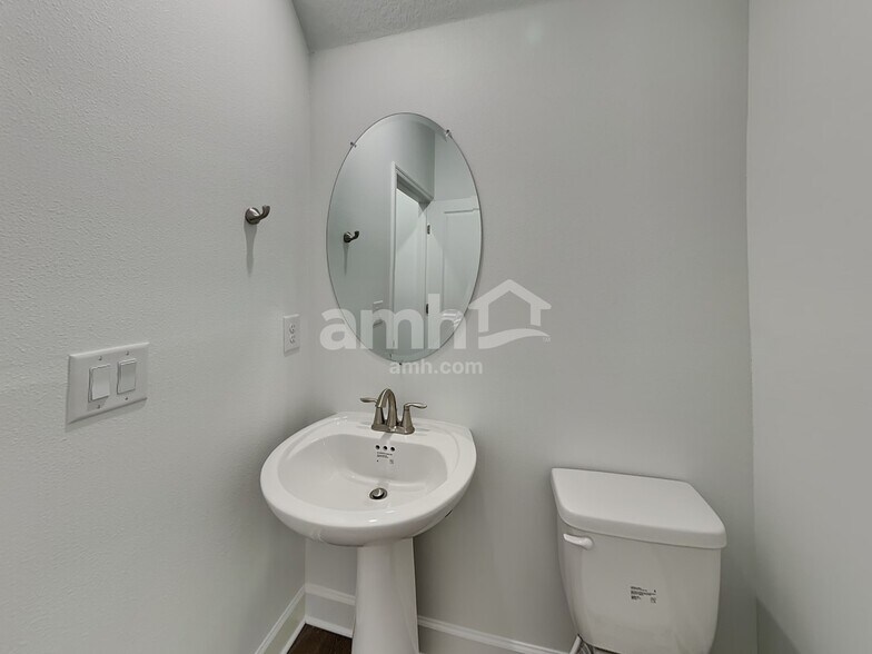 Building Photo - 16644 Cheyanne Ct