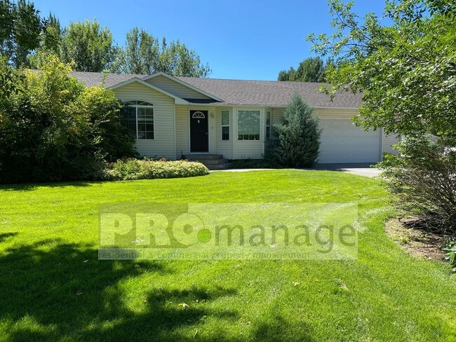 Primary Photo - 5 bedroom / 3 bathroom Single Family Home