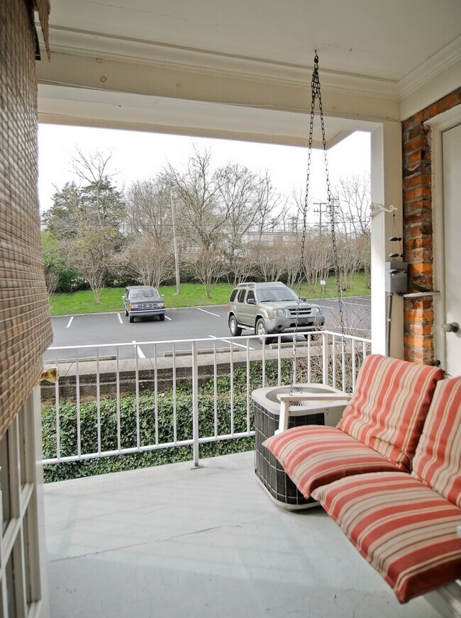Building Photo - 5025 Hillsboro Pike