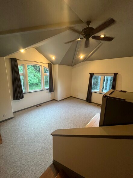 Building Photo - 7181 Thorndale Dr