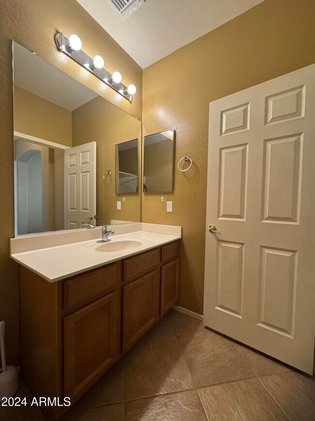 Building Photo - 17017 W Limestone Dr