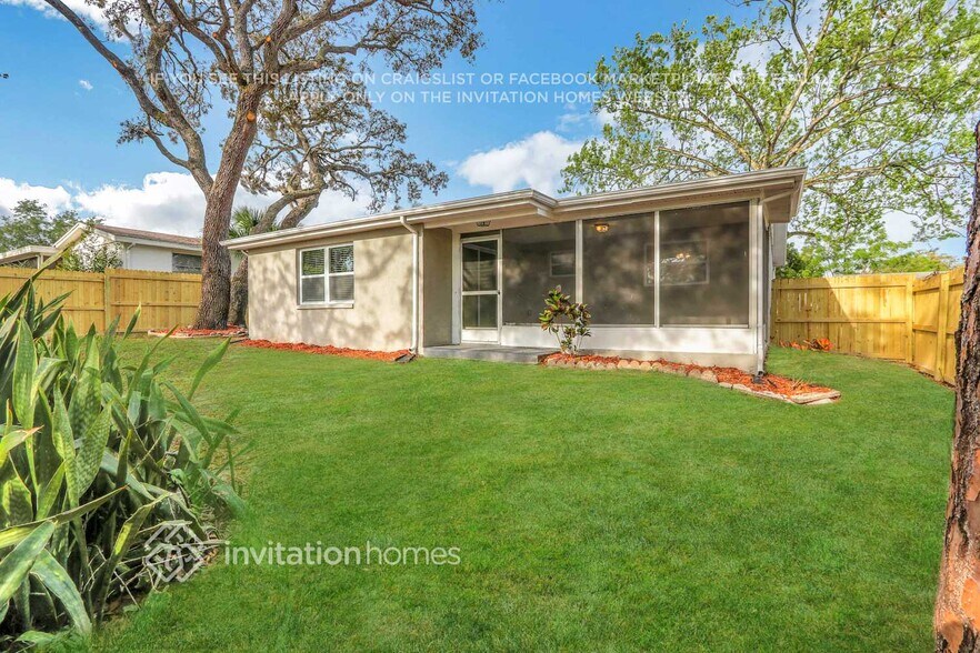 Building Photo - 9410 Rainbow Ln