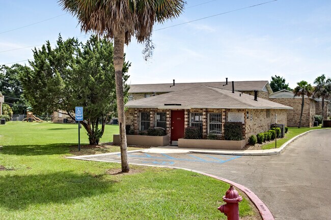 Building Photo - Springhill Apartments