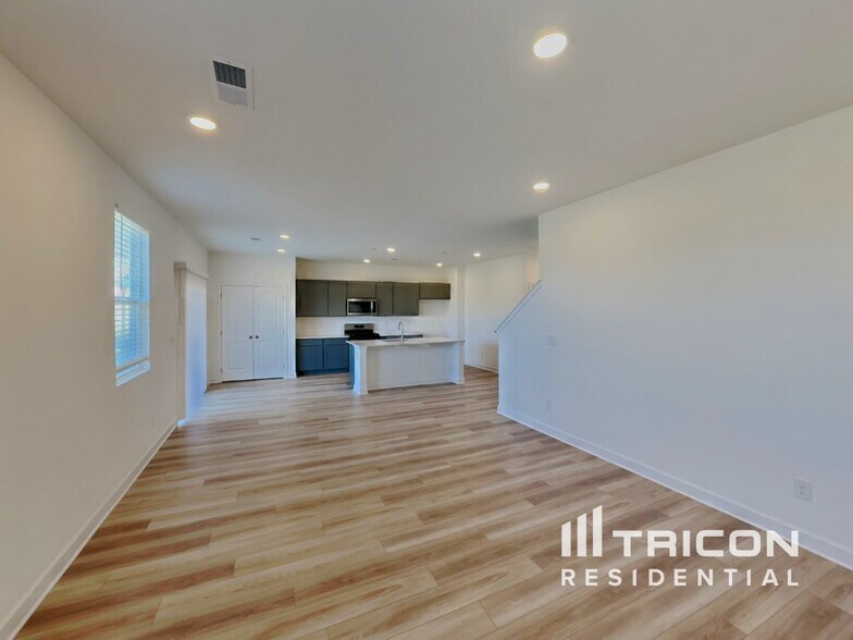 Building Photo - 281 Subban Ct