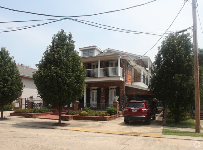 Primary Photo - 4121 Palmyra St