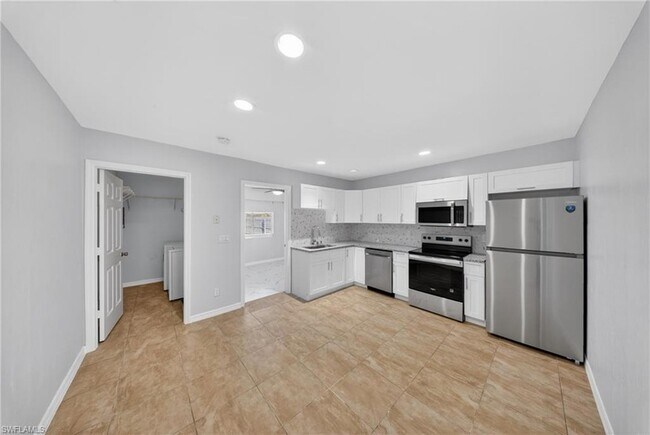 Building Photo - 2400 55th Terrace SW