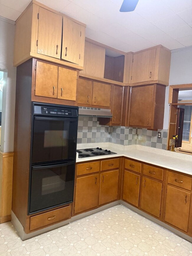 Building Photo - 3 Bedroom Home in Portsmouth