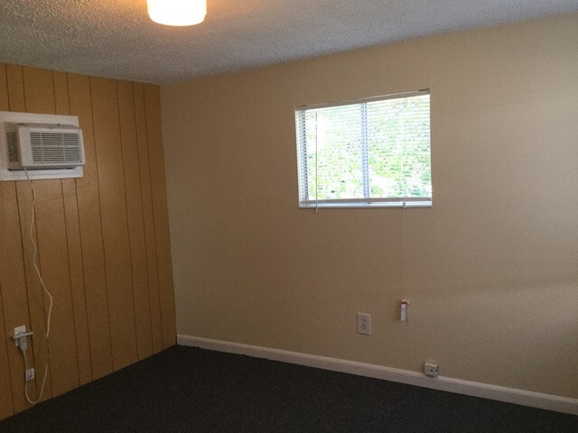 Building Photo - Spacious 3/2 Mobile Home
