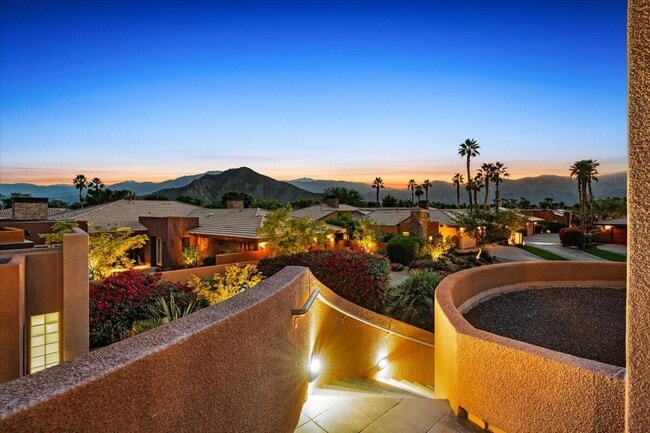 Building Photo - 50380 Vía Serenidad