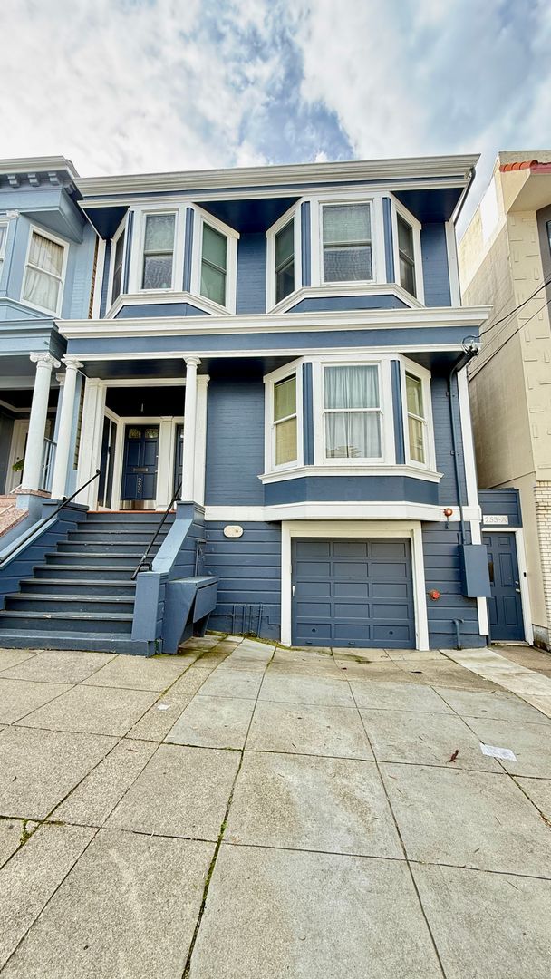 Building Photo - LT11MAIN