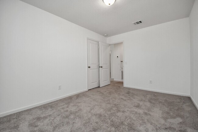 Building Photo - 4910 Highland Spgs Dr