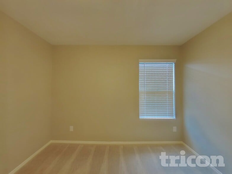 Building Photo - 116 Cornstalk Ln