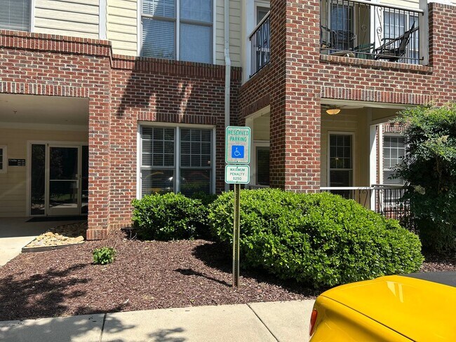 Building Photo - 1 Bedroom | 1.5 Bathroom Ground Level Rale...