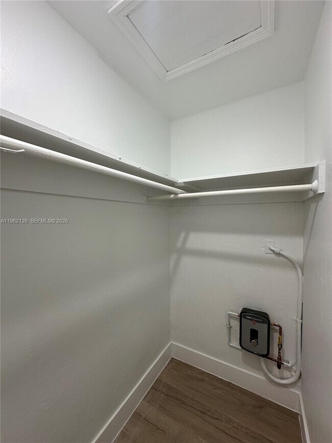 Building Photo - 4236 Sea Grape Dr