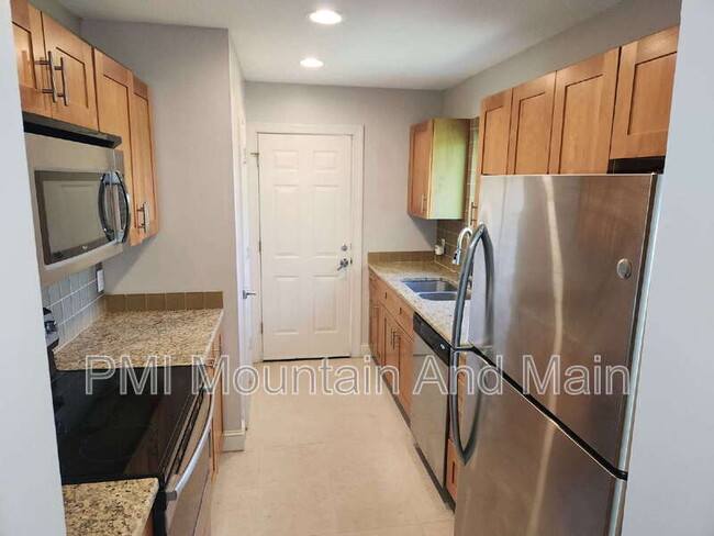 Building Photo - 74 Ebens Cove
