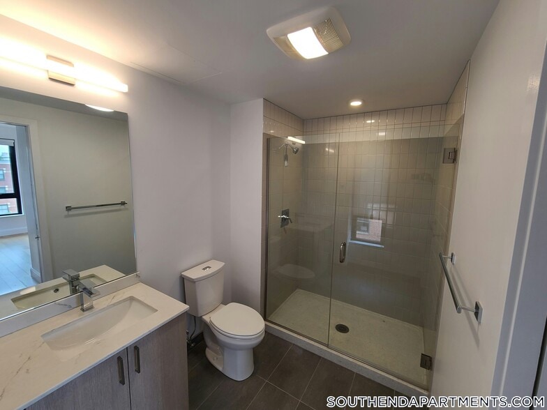 Building Photo - 150 Camden St