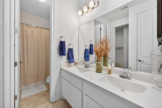 Building Photo - 609 Anfield Cir