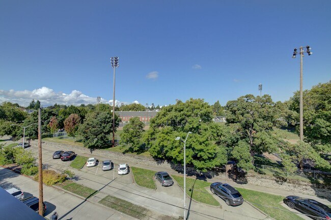 Building Photo - 3bd/2.5ba Seattle Townhome