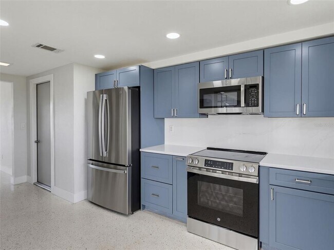 Building Photo - 4044 Headsail Dr