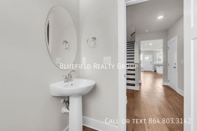 Building Photo - 271 Dalmatian Dr