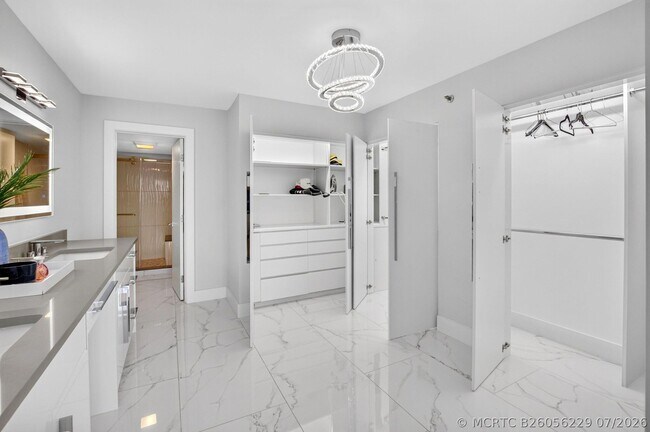 Building Photo - 3115 S Ocean Blvd