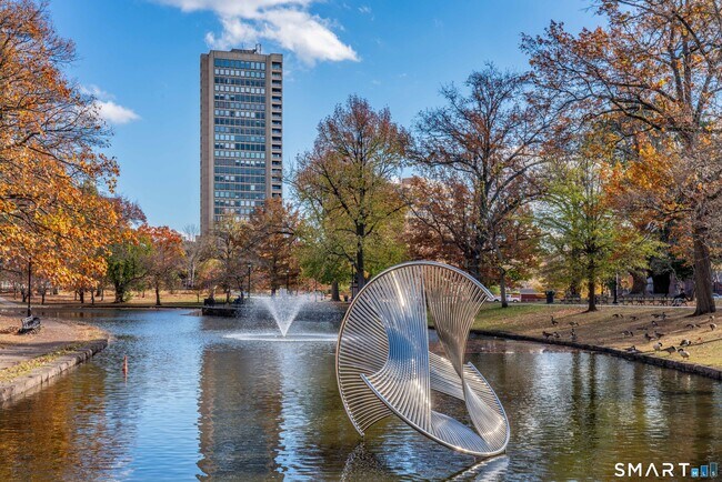 Building Photo - 1 Gold St