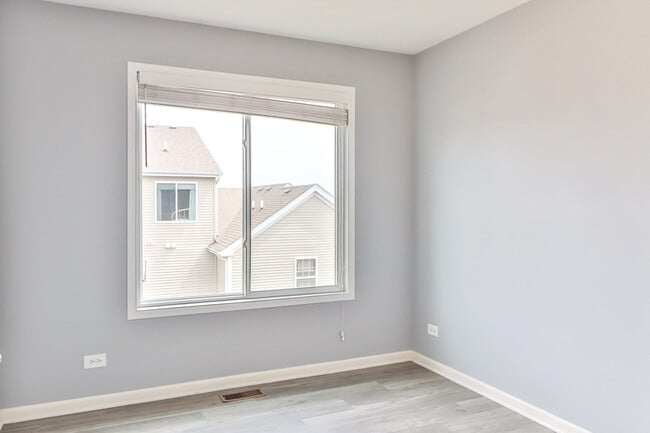 Building Photo - 1125 Alta Vista Dr