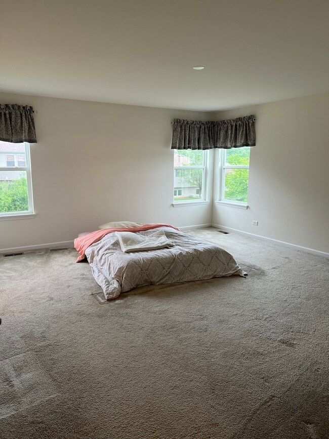 Building Photo - 654 Otter Way