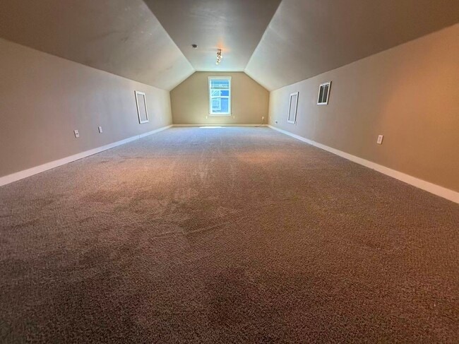 Building Photo - new carpet installed, 600sqft bonus room with large RV/Boat parking space
