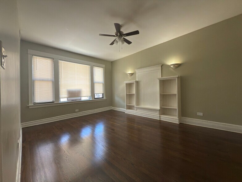 Building Photo - 4617 S Calumet Ave