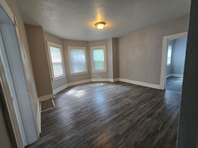 Building Photo - 1708 Grand Ave