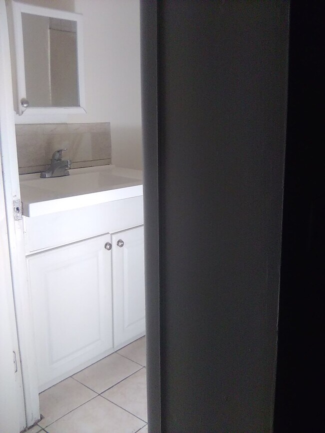 Building Photo - 2 bedroom apartment for rent