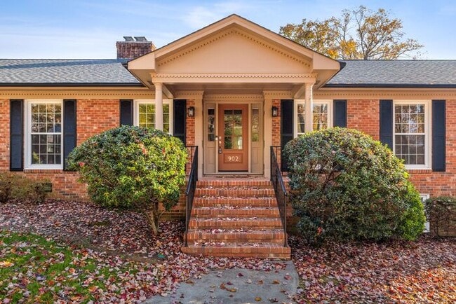 Building Photo - NW, Updated, Wood Floors, SS Appl., Den, Dining Roon, Sun Room, Finished Basement, Fenced!