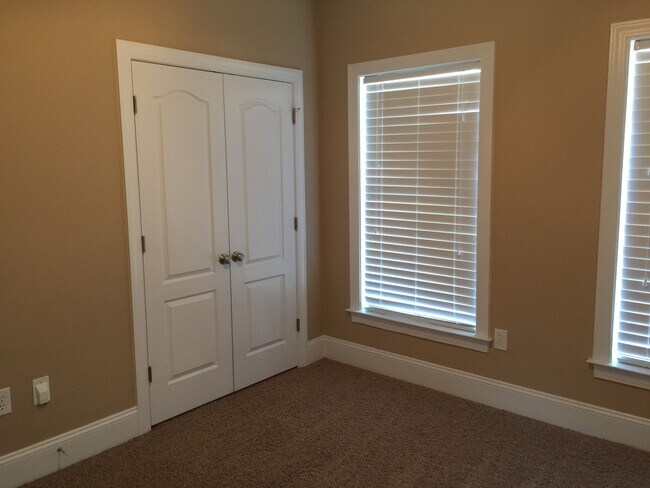 Building Photo - 15318 S Birkdale Commons Pkwy