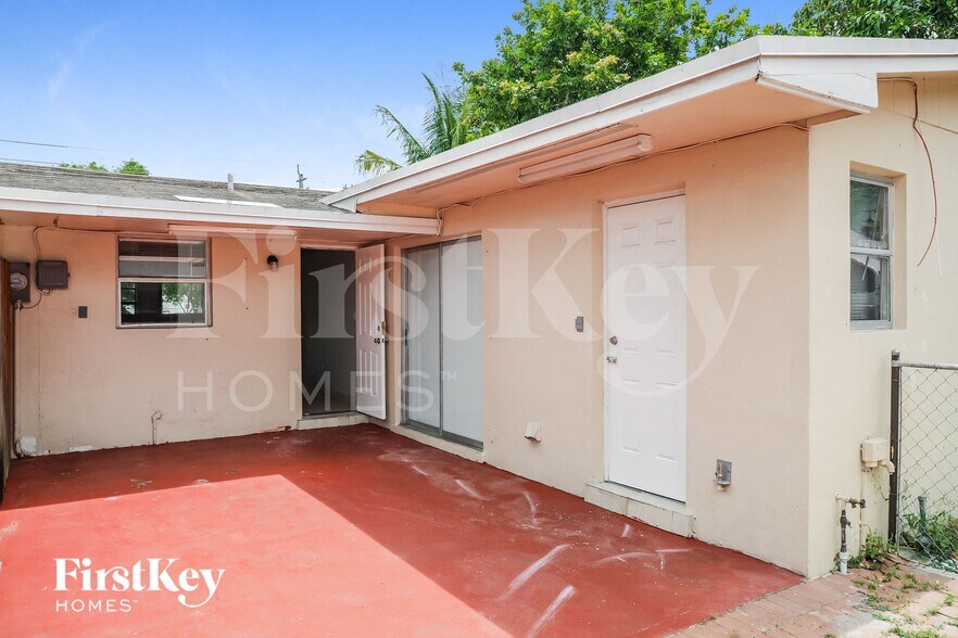 Building Photo - 3453 NW 191st St